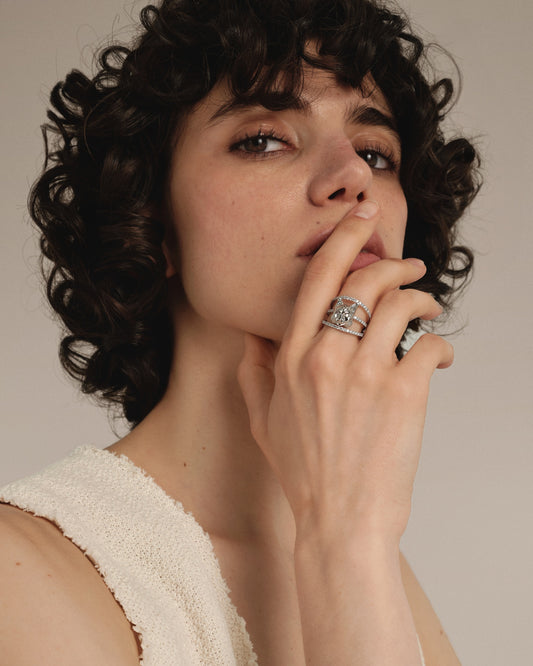 Золота каблучка Рись з діамантами