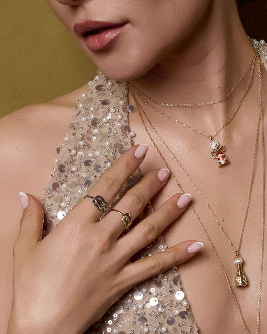 Золота підвіска лялька-мотанка Перлинка