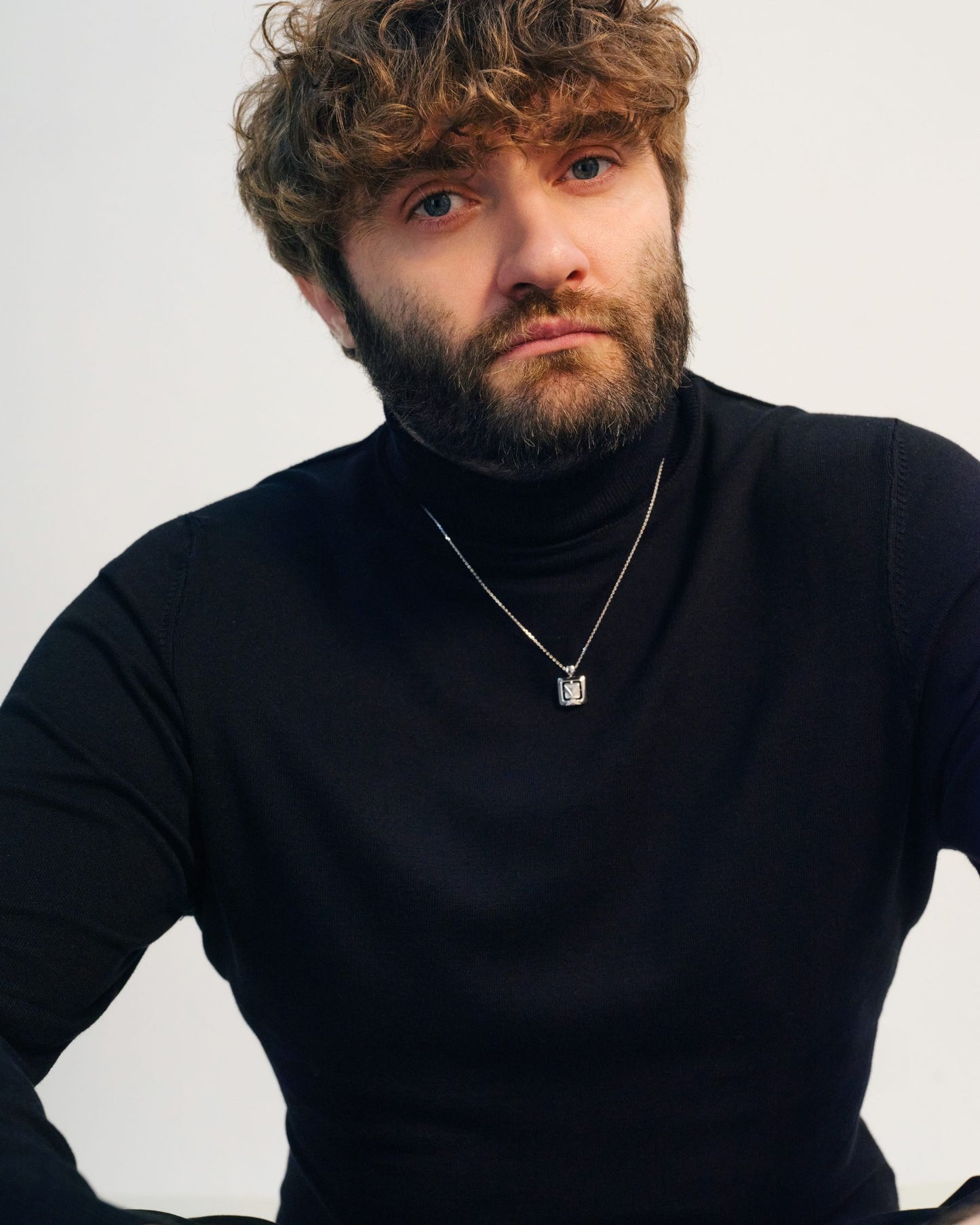 Золота підвіска ORA