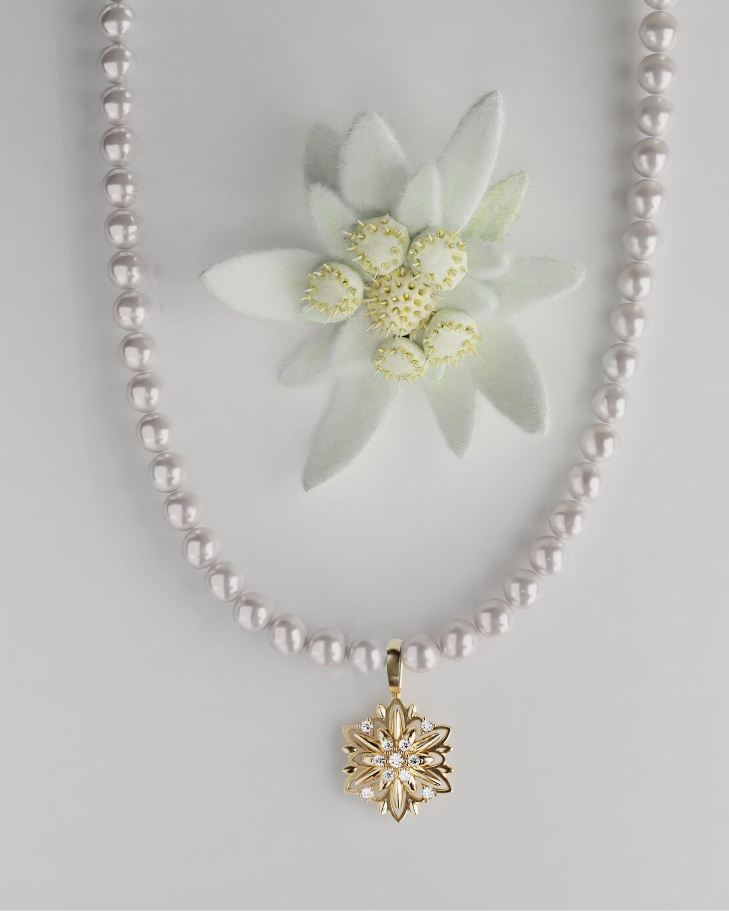 Довге кольє Едельвейс з діамантами та перлами