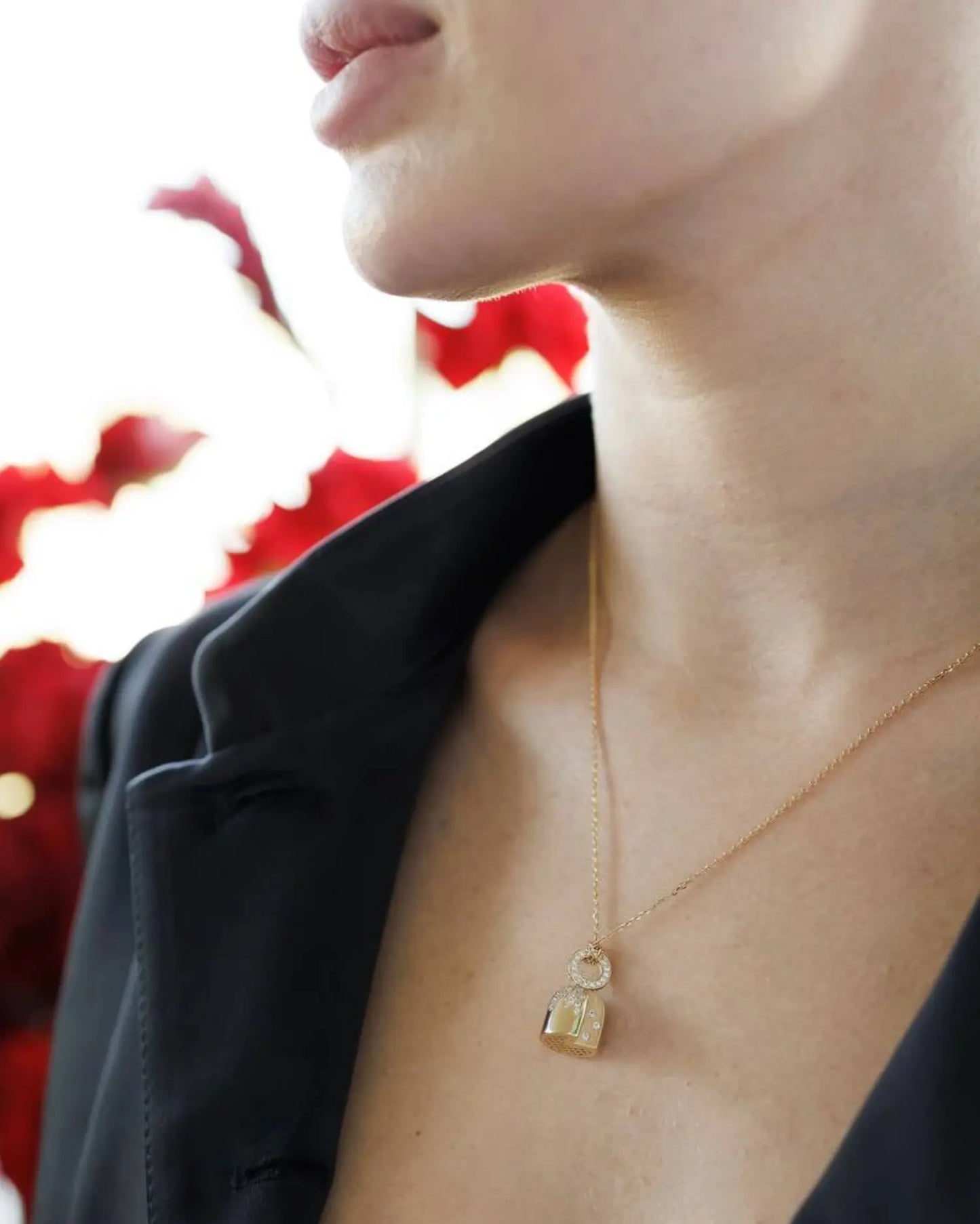 Золота підвіска Паска