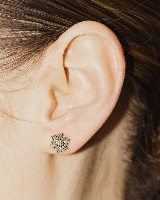 Золоті сережки-пусети Едельвейс (розмір S)