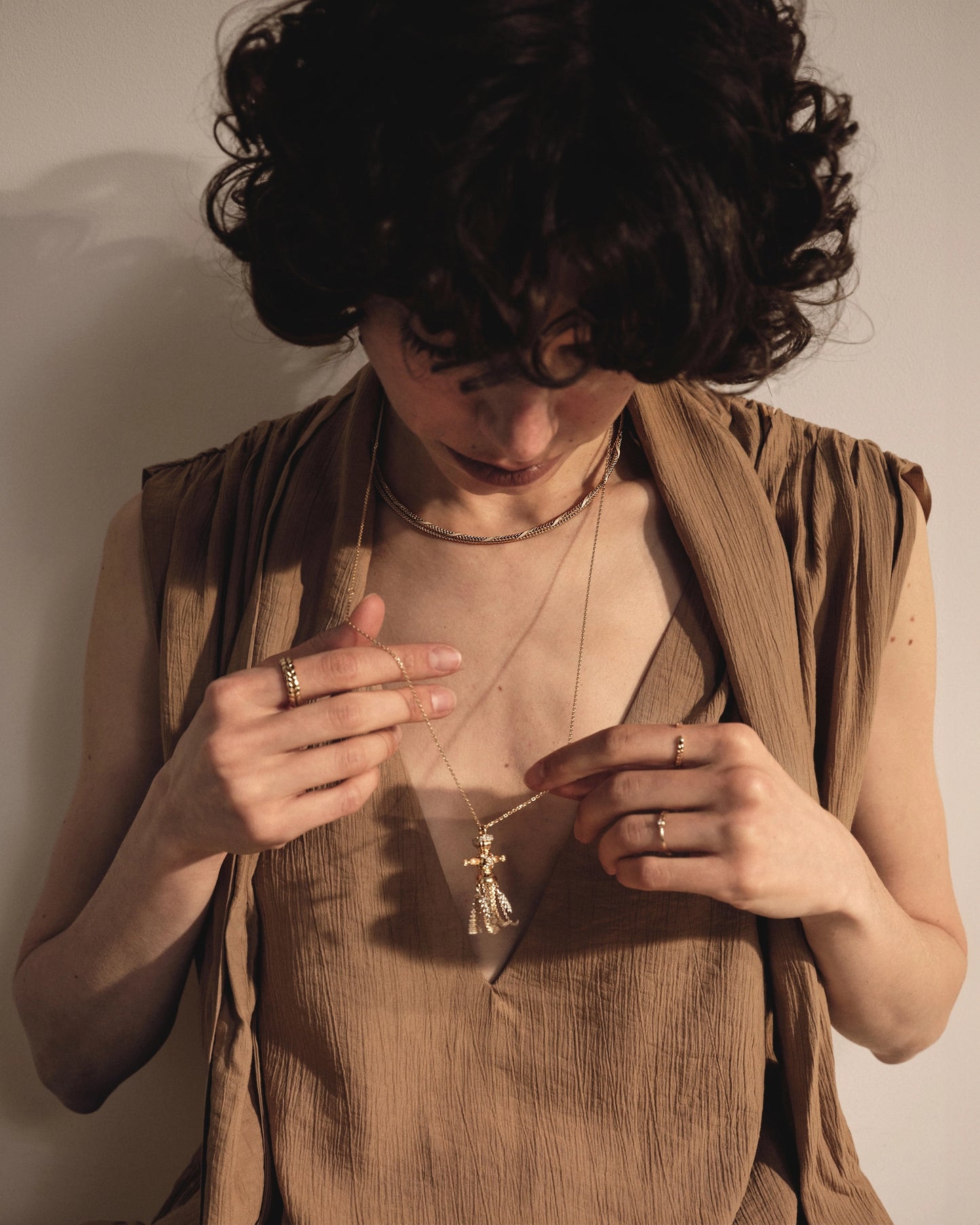 Золота Підвіска Лялька-мотанка Веснянка з діамантами