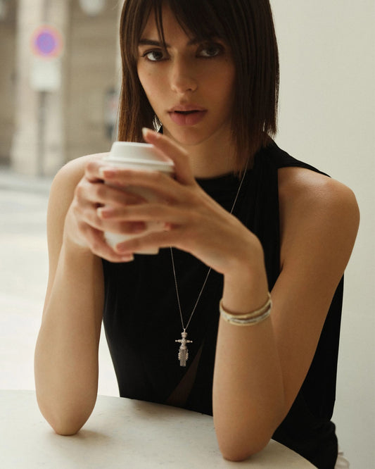 Золота Підвіска Лялька-мотанка Веснянка з діамантами