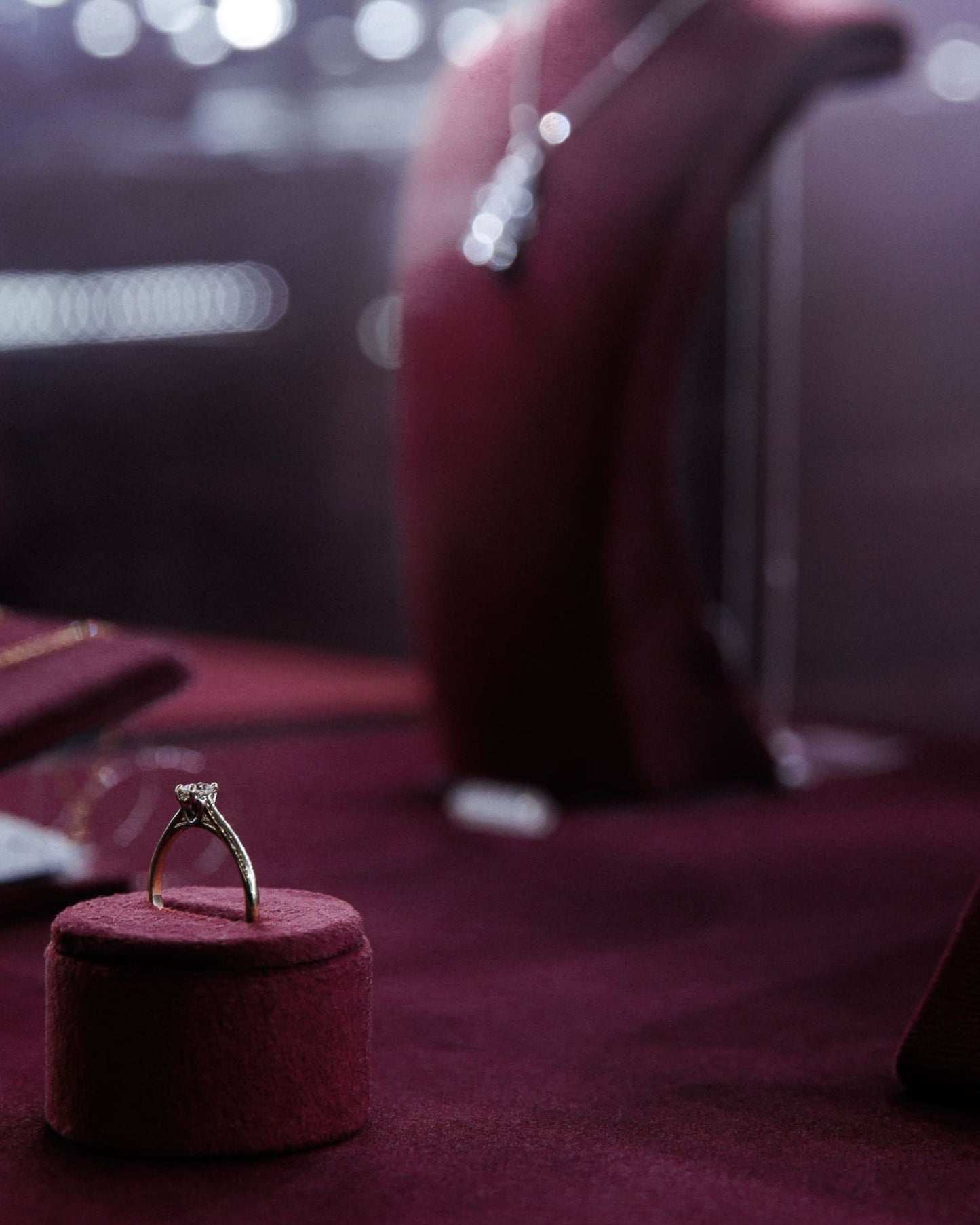 Золота Каблучка на заручини Серця з лабораторним діамантом