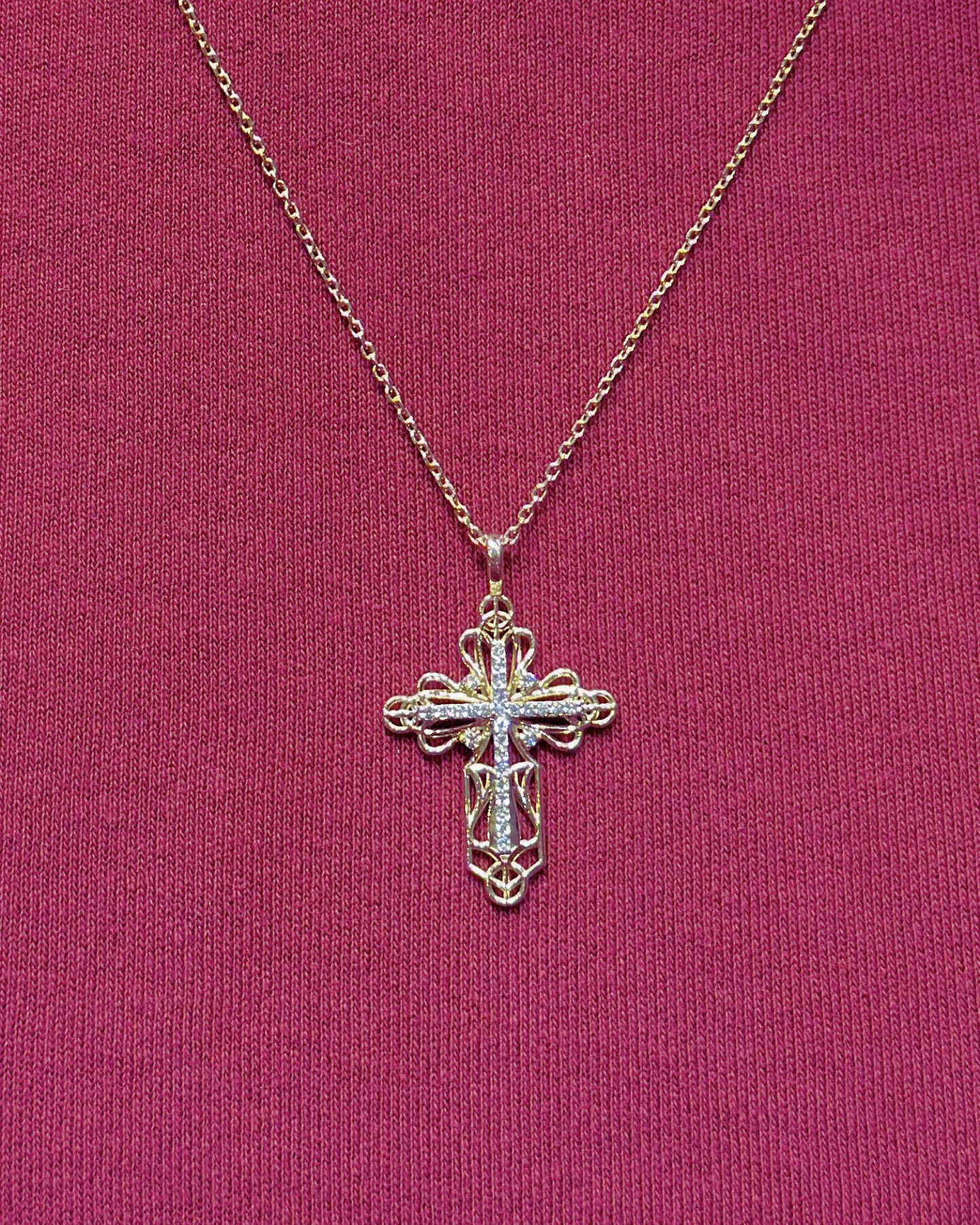 Хрестик з діамантами