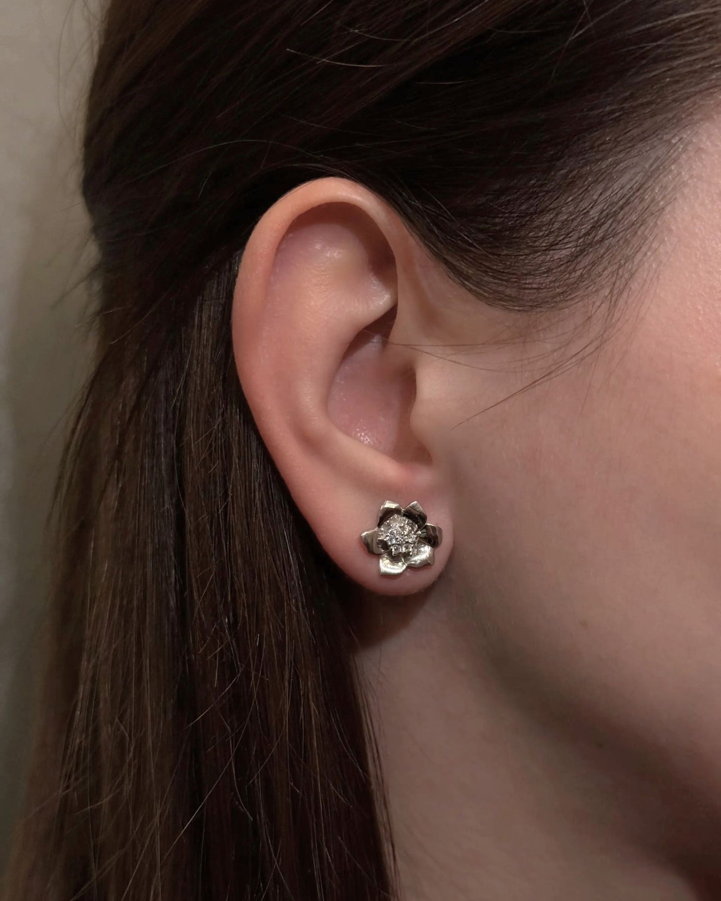 Золоті сережки-пусети Анемона