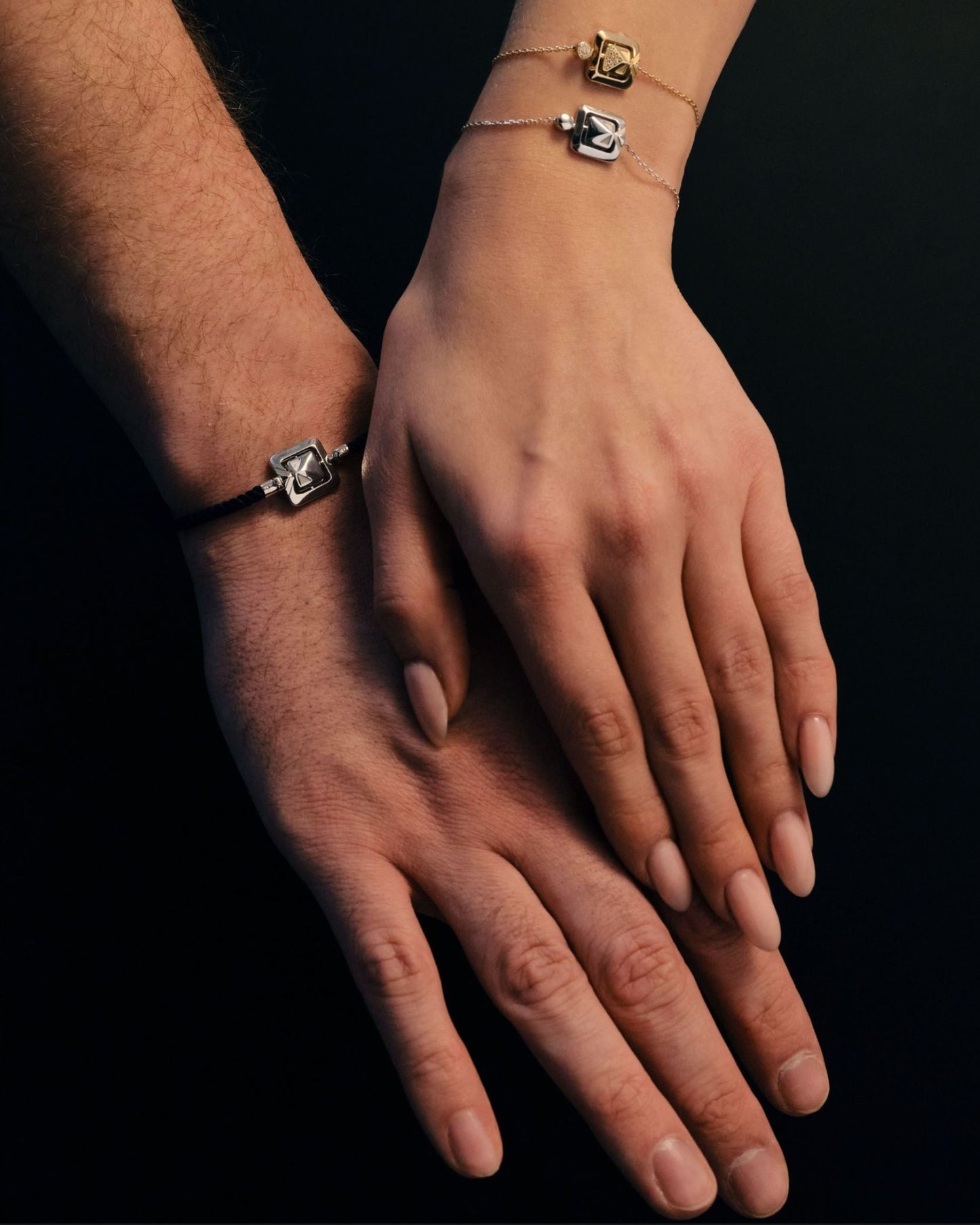 Золотий браслет ORA міні з діамантами