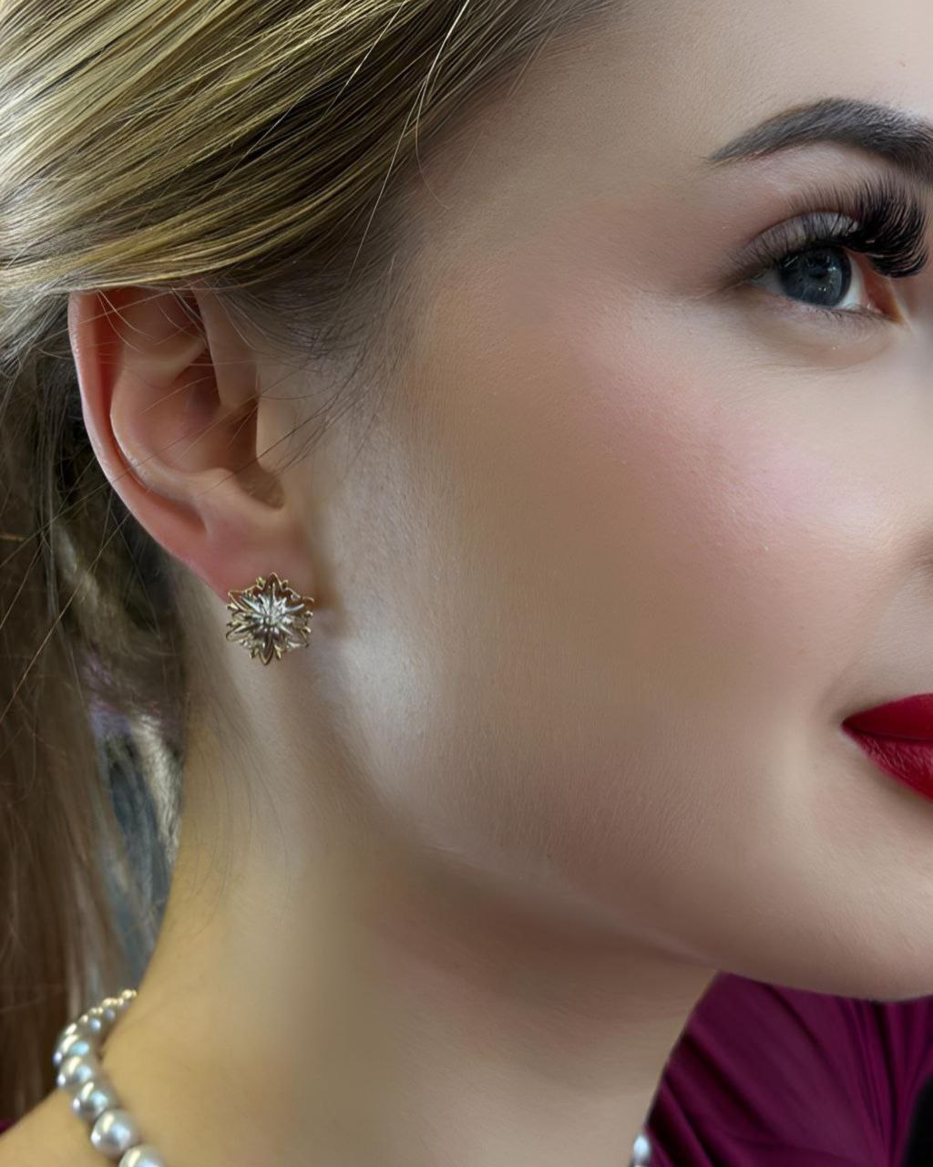 Золоті сережки Едельвейс з діамантами міні