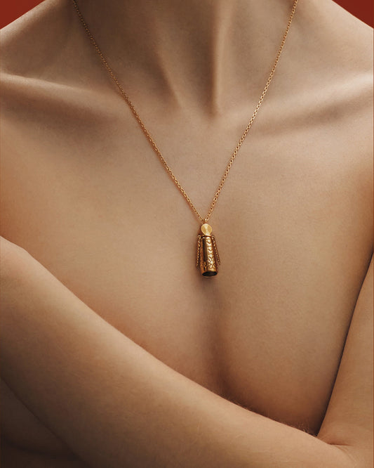 Золота підвіска Трипільська лялька-мотанка